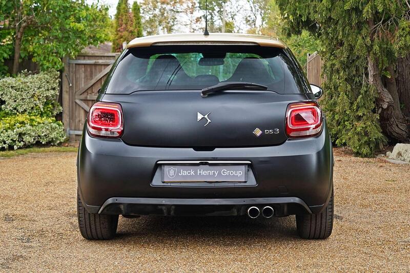 DS Automobiles DS 3 view 4