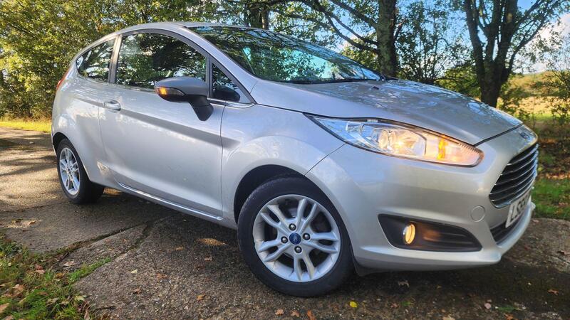 2015 Ford Fiesta — photo 14