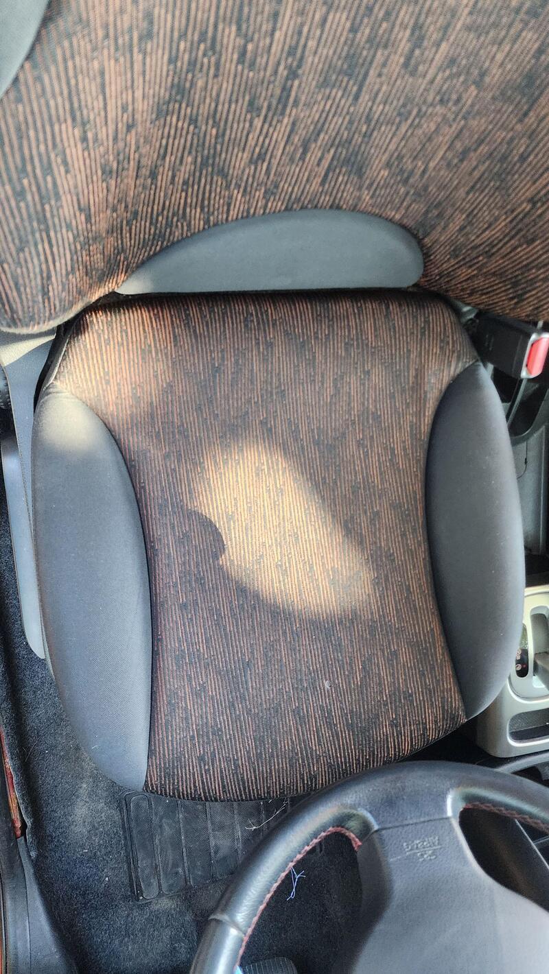 2010 Nissan Note — photo 31