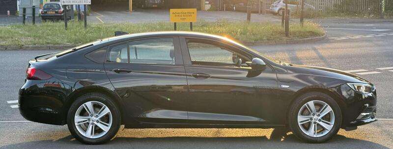 Vauxhall Insignia view 4