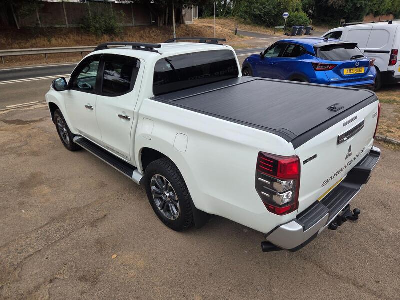 Mitsubishi L200 view 4