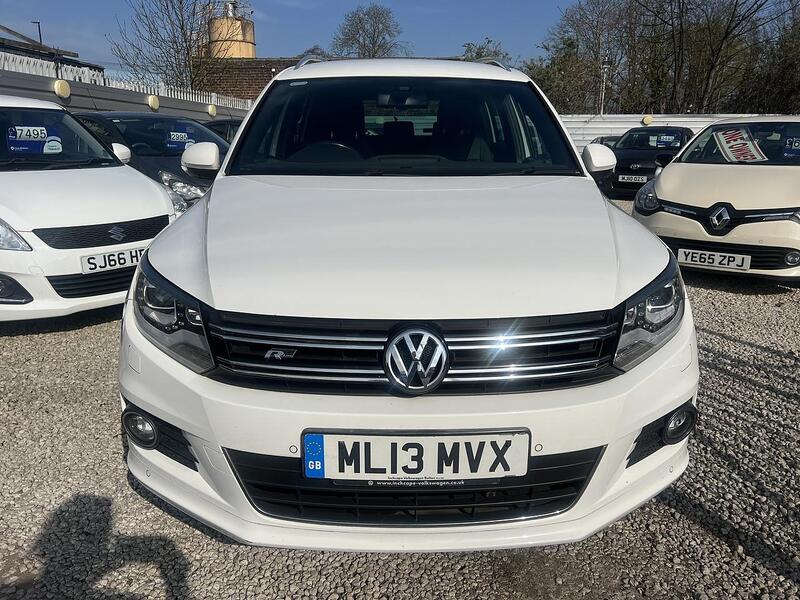 Volkswagen Tiguan view 2