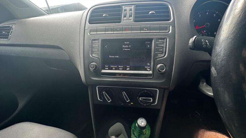 2017 Volkswagen Polo — photo 14