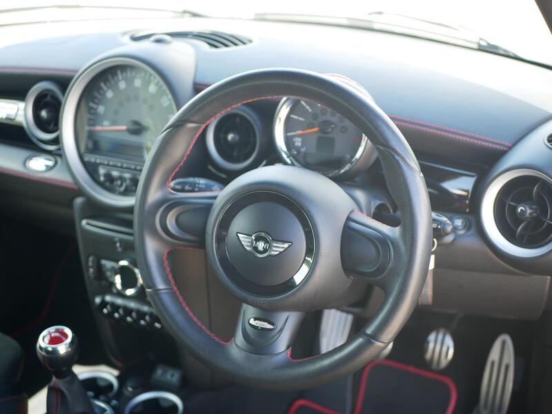 Mini Cooper view 4