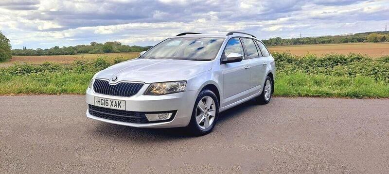 Skoda Octavia view 2