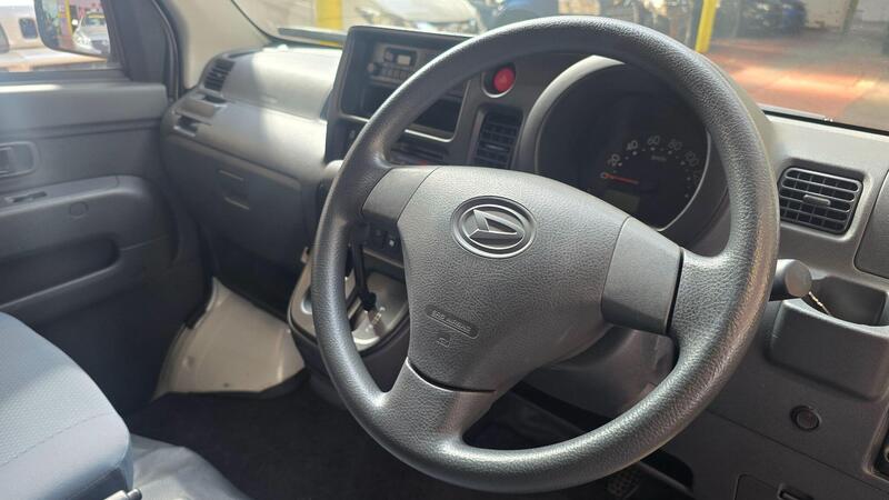 Daihatsu Hijet view 5
