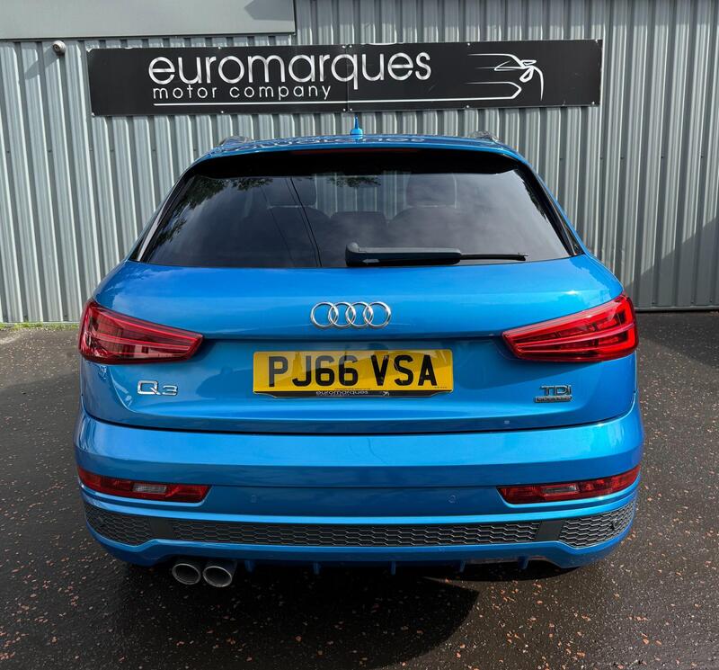 Audi Audi Q3 view 5