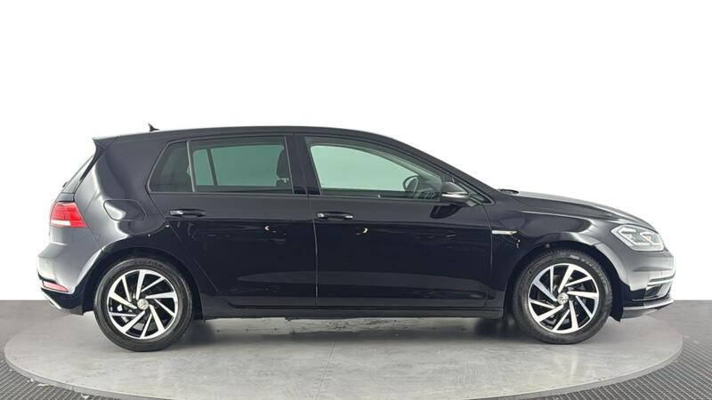 Volkswagen Golf view 3