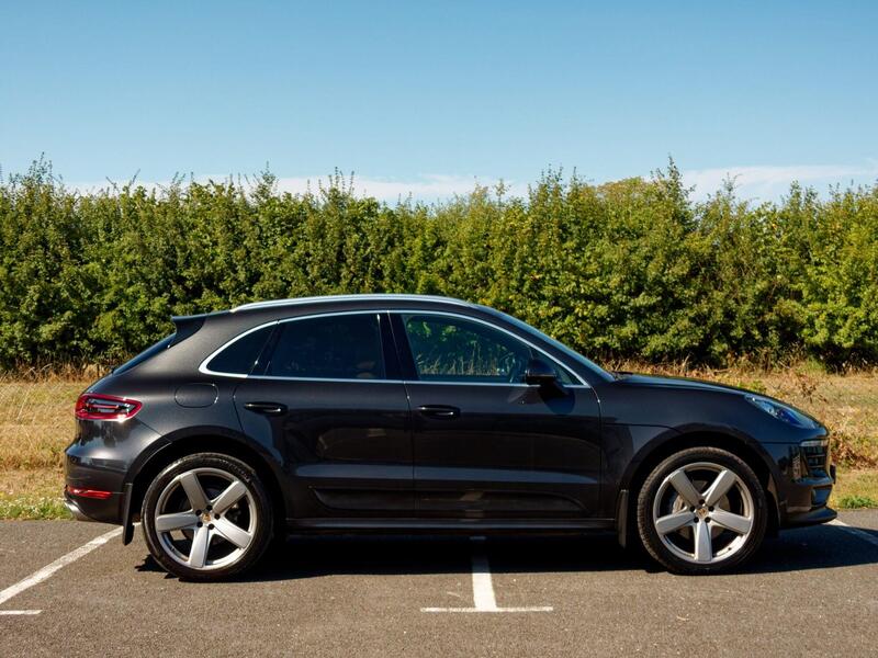 Porsche Macan view 7