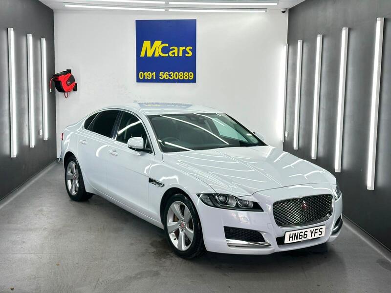 Jaguar XF view 6