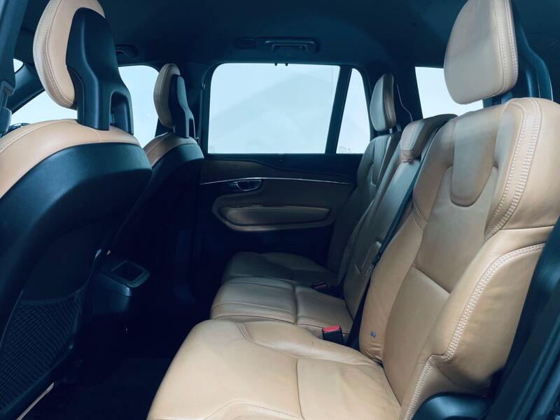 Volvo XC90 view 6