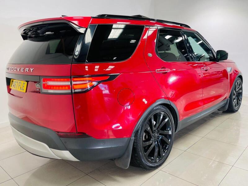 Land Rover Discovery view 4