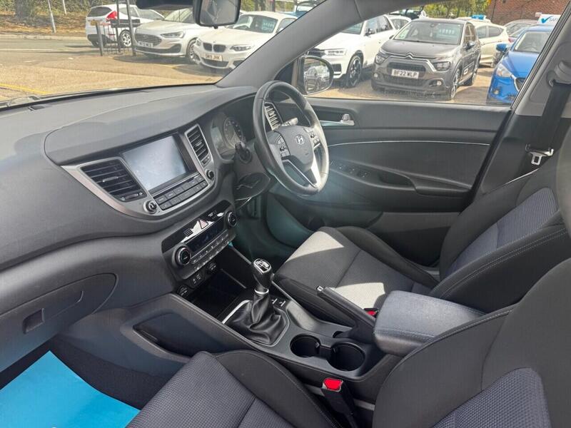 Hyundai Tucson view 3
