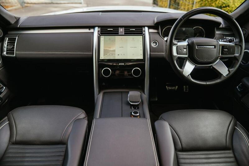 Land Rover Discovery view 2