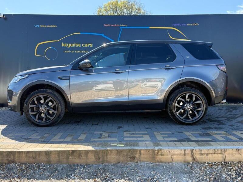 Land Rover Discovery Sport view 2