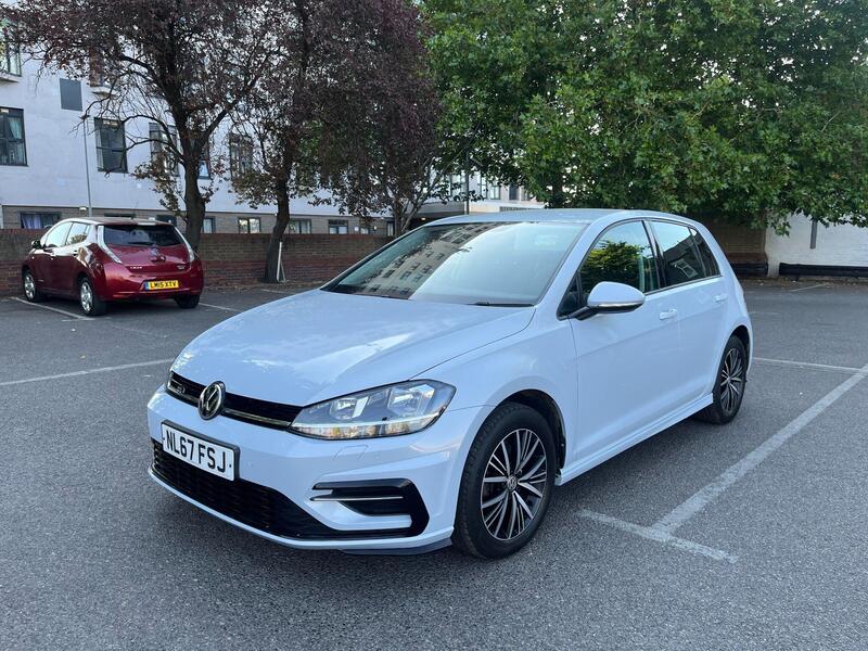 Volkswagen Golf view 3