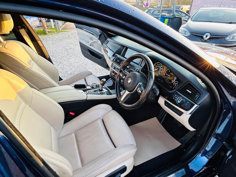 BMW 5 Series view 3