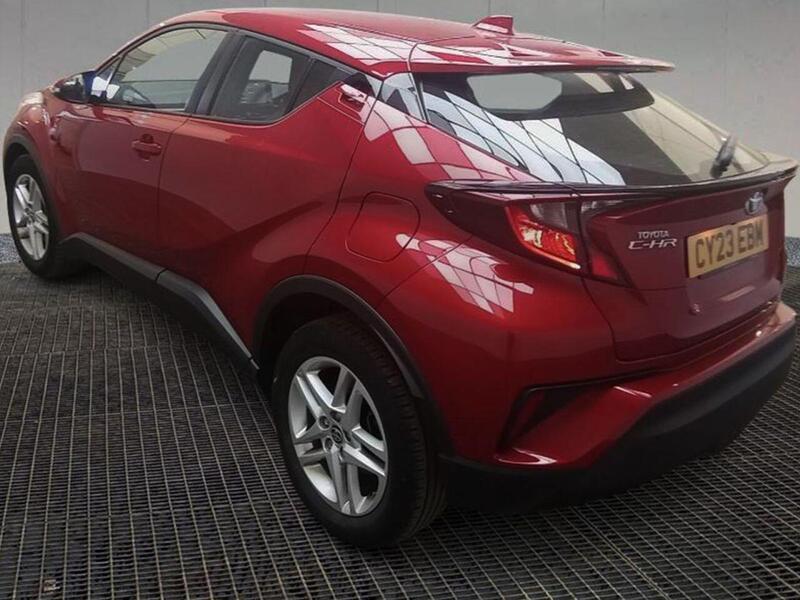Toyota C-HR view 3