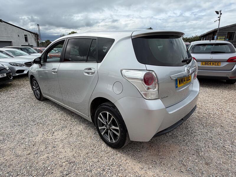 Toyota Verso view 7