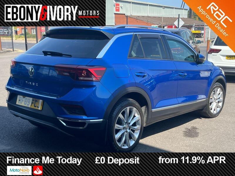 Volkswagen T-Roc view 6
