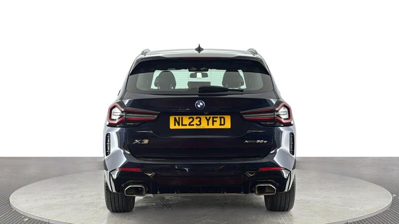 BMW X3 view 5