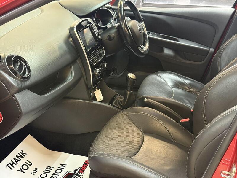 Renault Clio view 18