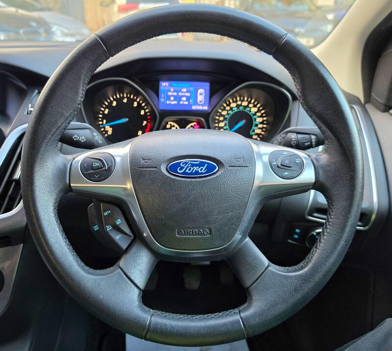 Ford Focus 1.6T EcoBoost Titanium X Euro 5 (s/s) 5dr thumbnail 31