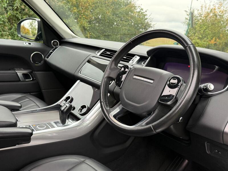 Land Rover Range Rover Sport view 4