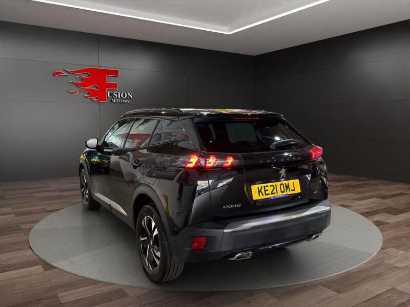 Peugeot 2008 view 5