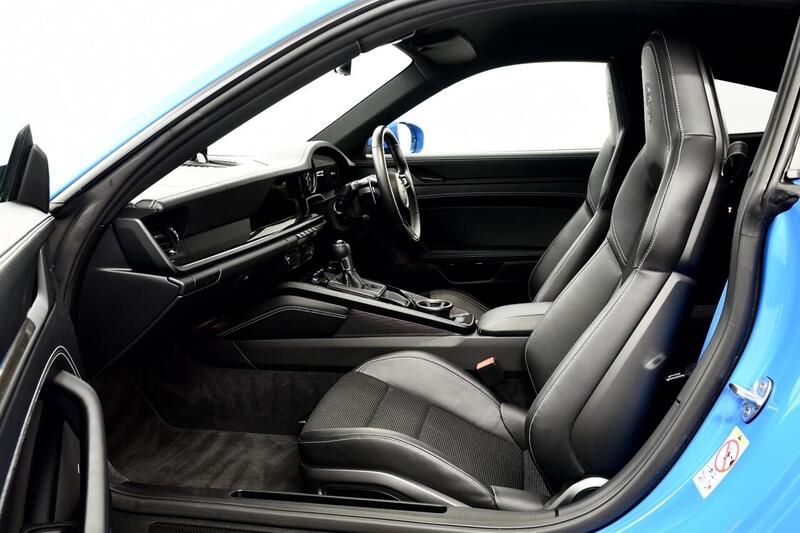 Porsche 911 view 2