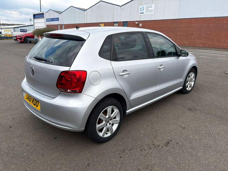 Volkswagen Polo view 5