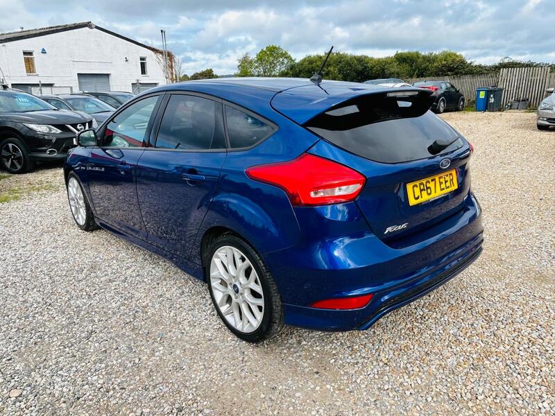 Ford Focus view 7