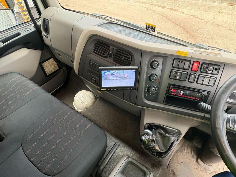 DAF LF 230 18T Hot Box (Twin)