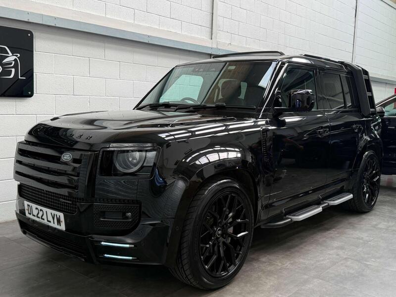 Land Rover Defender 110 view 3