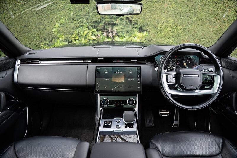 Land Rover Range Rover view 3