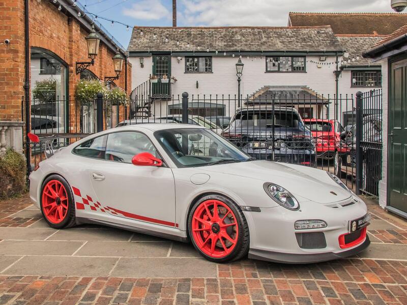 Porsche 911 view 5