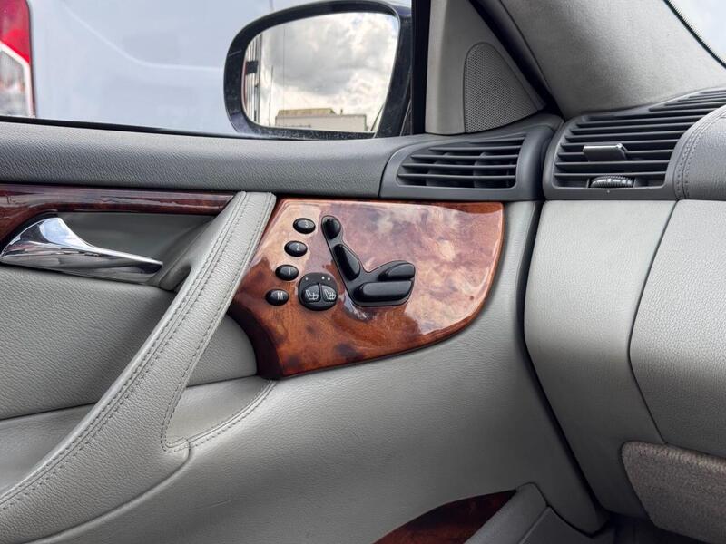 Mercedes-Benz CL view 17