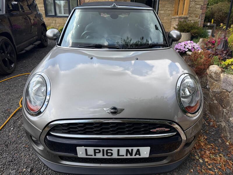Mini Convertible view 3