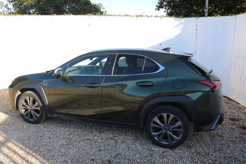 Lexus Ux view 4