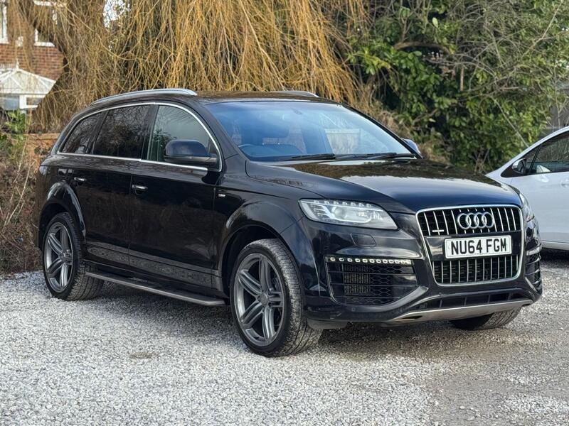 Audi Q7 view 3