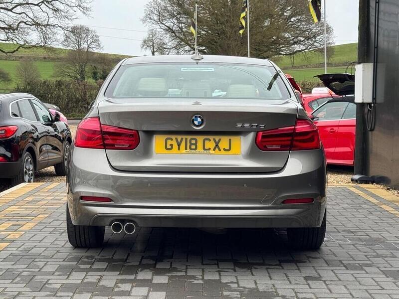 BMW 3 Series view 4