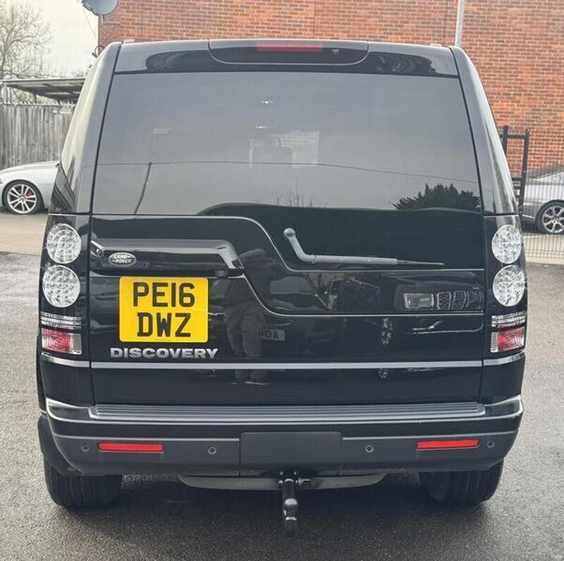 Land Rover Discovery 4 view 4