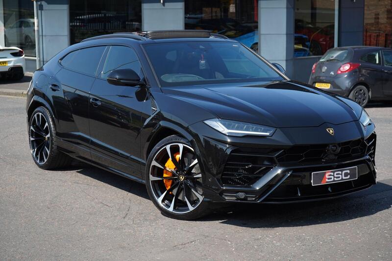 Lamborghini Urus view 4