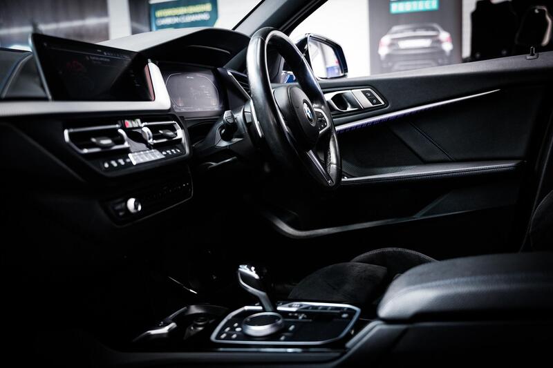 BMW 1 Series view 3