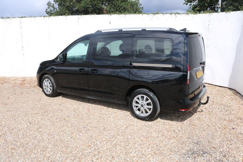 Ford Grand Tourneo Connect view 6