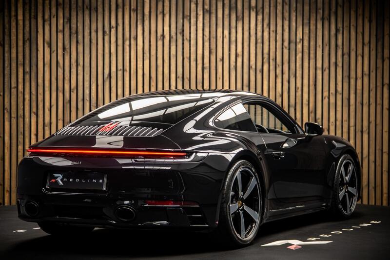 Porsche 911 view 4