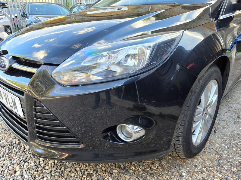 Ford Focus 1.6 Titanium Navigator Powershift Euro 5 5dr thumbnail 9