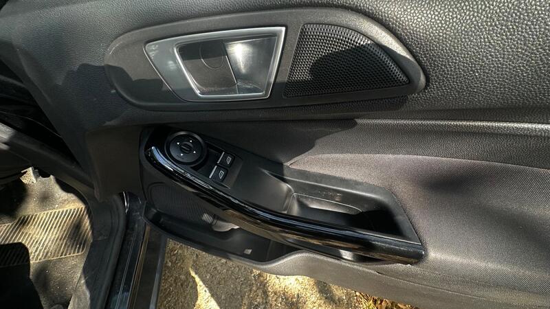 2015 Ford Fiesta — photo 12