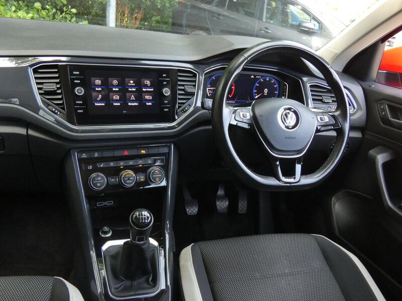 Volkswagen T-Roc view 2