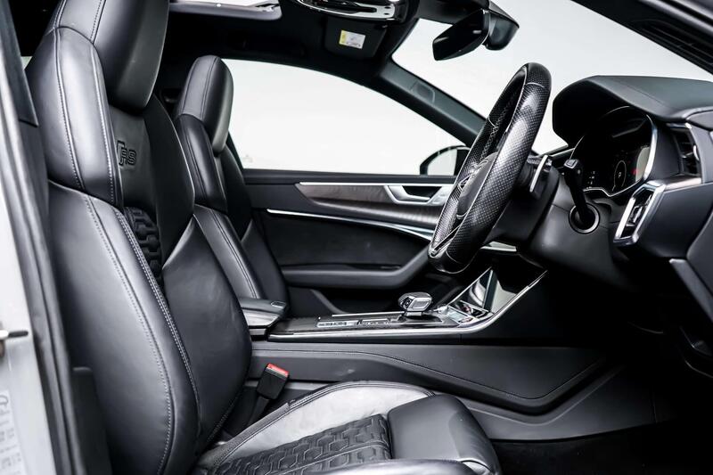 Audi RS6 Avant view 6